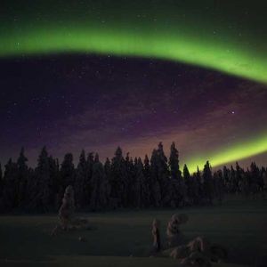 Eri värisiä revontulia